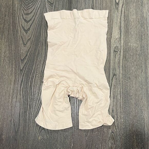 NWOT Skims Shapewear Seamless Sculpt High Waisted Above Knee Short Sand 3XL - Picture 1 of 3